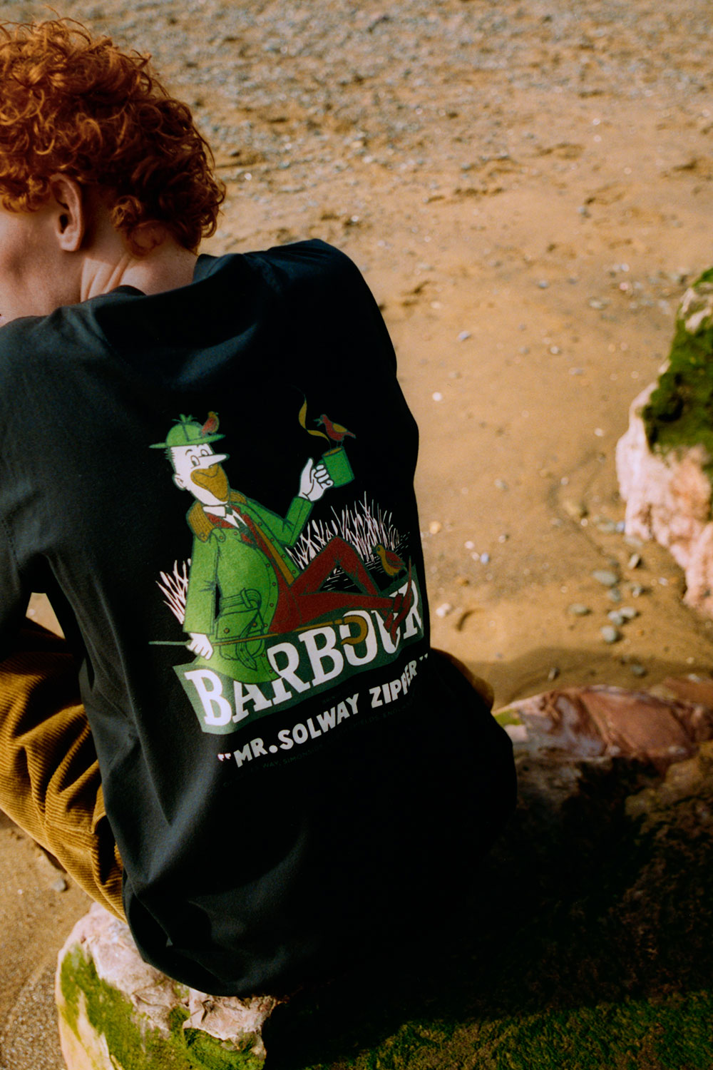 Barbour Campbell OS Graphic T-Shirt (أسود)