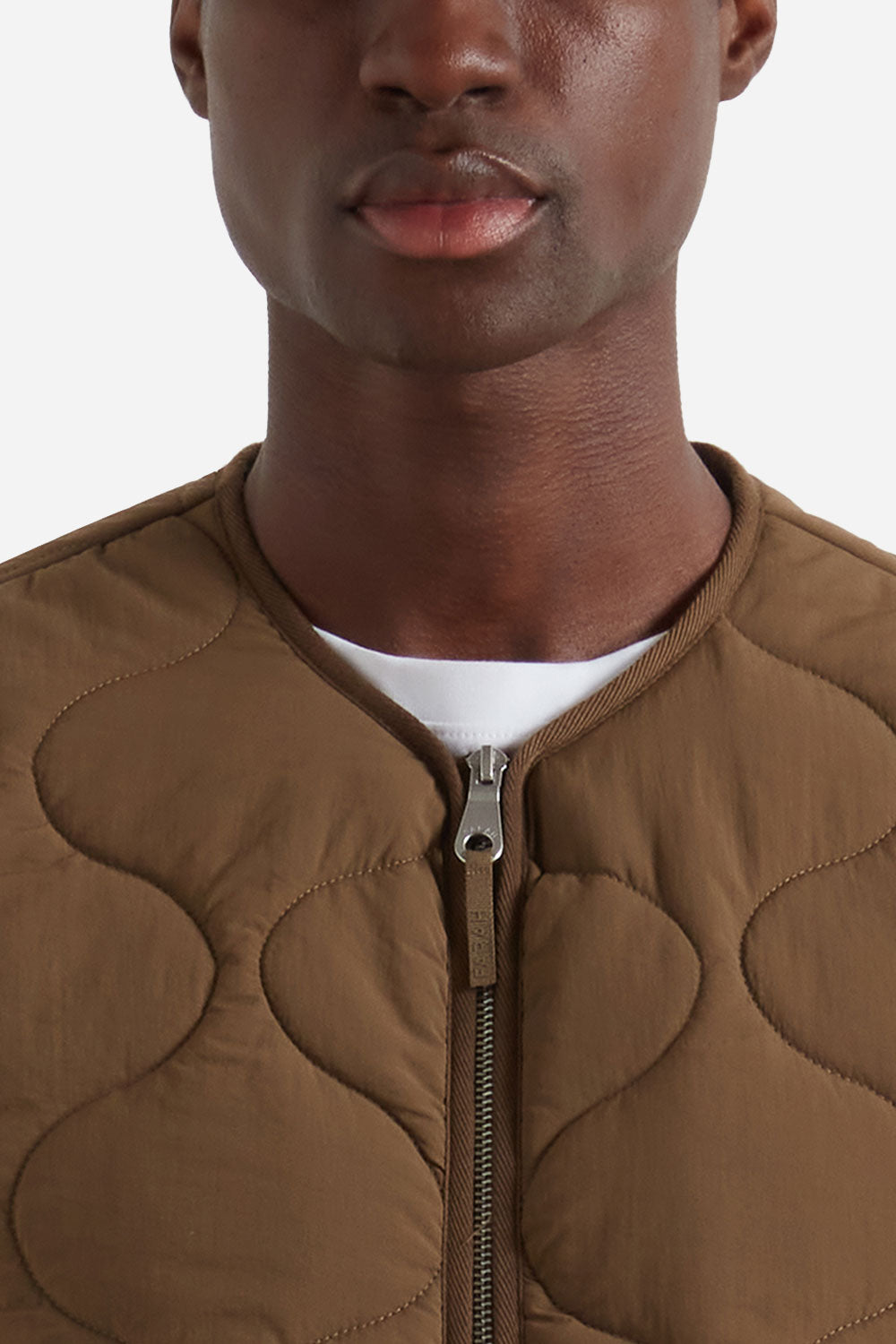 Farah Campbell Gilet (Clove Brown)
