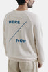 سويت شيرت مطبوع عليه La Paz Cunha Here/Now (إكرو) | البلوزات
